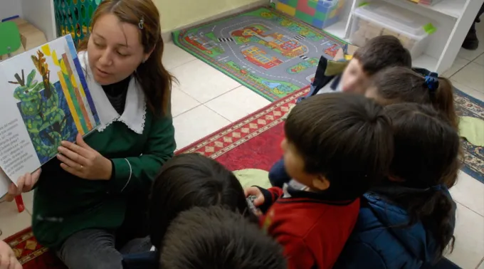 EducacionNinos_UniversidadCatolicaChileCC-BY-SA-2.0_Wikipedia_231015.jpg ?? 