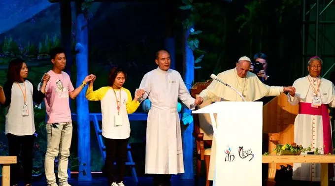 El_Papa_y_los_jovenes_de_Asia_1.jpg ?? 