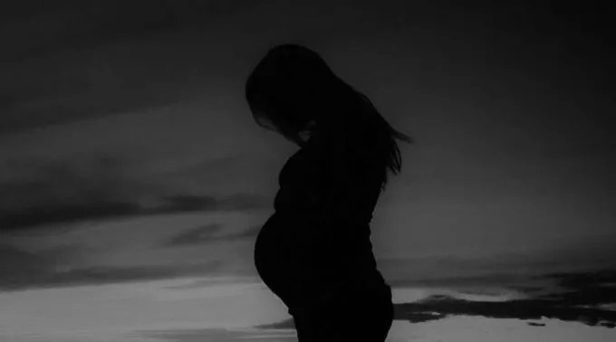 EmbarazadaBN_PixabayDominioPublico_14122020.jpg ?? 