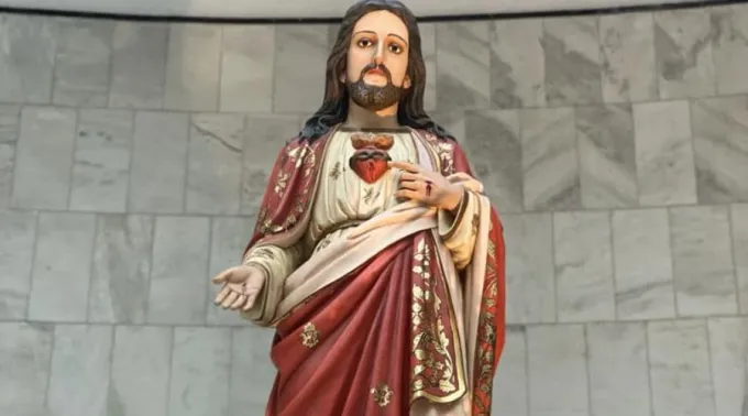 Entronizacao-Sagrado-Coracao-de-Jesus_Facebook-Santuario-Basilica-Sagrado-Coracao-de-Jesus.jpg ?? 