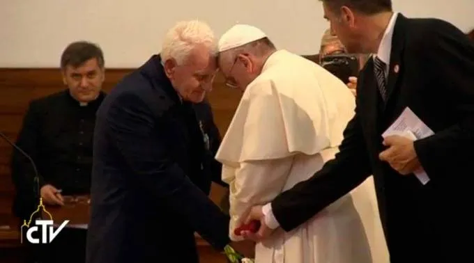 ErnestSimoni_PapaFrancisco_091016.jpg ?? 