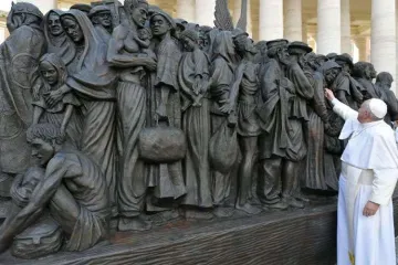 Escultura-Migrantes-Vatican-MEdia-29092019.jpg