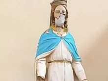 Estátua da Virgem Maria profanada pelo ISIS.