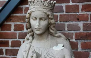 Estátua danificada da Virgem Maria no distrito de Coesfeld
