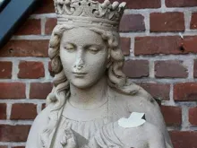 Estátua danificada da Virgem Maria no distrito de Coesfeld