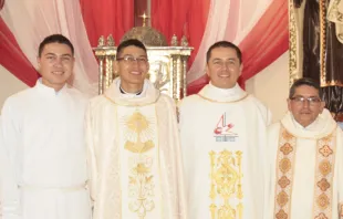 Da esquerda para a direita: Jorge Pulido (seminarista), Pe. Andrés Pulido (sacerdote), Pe. Ronal Pulido (sacerdote) e Gerardo Pulido (diácono permanente). Créditos: Pe. Ronal Pulido