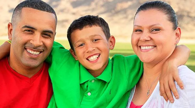 FamiliaFelizHijo_WikipediaCuerpoDeMarinesDeLosEstadosUnidosDominioPublico_160615.jpg ?? 