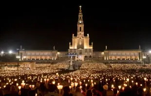 Procissão das velas no santuário de Fátima