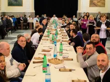 Almoço do Papa Francisco com jovens presos em Turim.