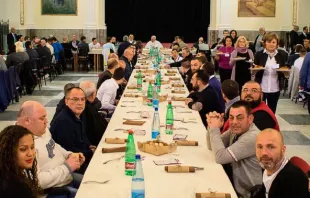 Almoço do Papa Francisco com jovens presos em Turim.