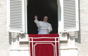 Papa durante o Ângelus.