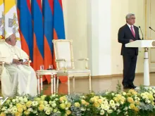 Papa Francisco e o Presidente da Armênia, Serzh Sargsián. Captura Youtube