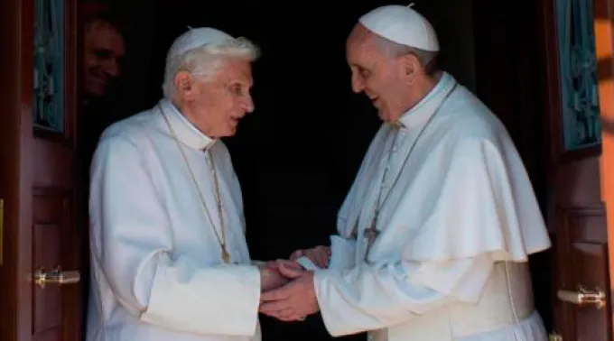 FranciscoBXVI_LOssevatoreRomanoANSA.jpg ?? 