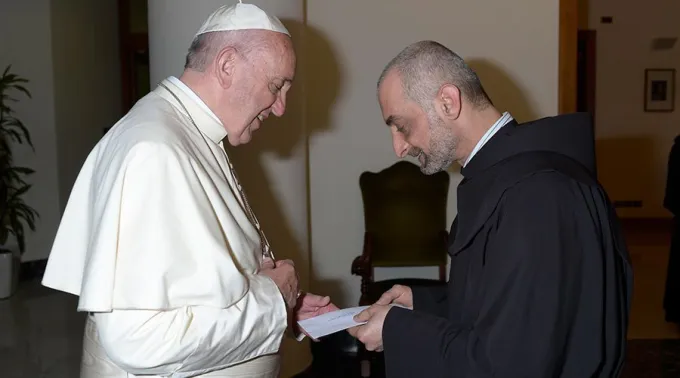 FranciscoDhiyaAzziz_LOsservatoreRomano_250216.jpg ?? 