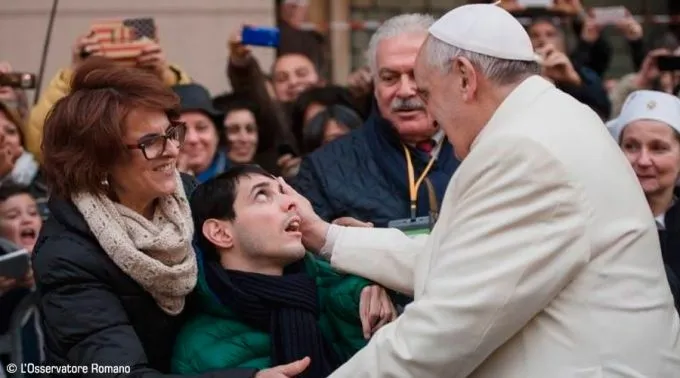 FranciscoEnfermo_LOsservatoreRomano.jpg ?? 