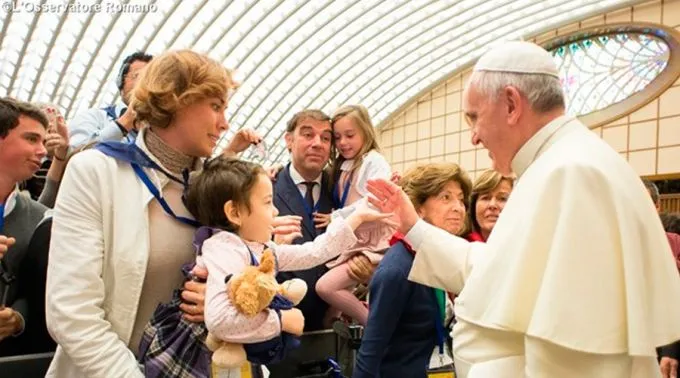 FranciscoFamilia_LOsservatoreRomano020215.jpg ?? 