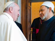 O Grande Imã de Al-Azhar e o Papa Francisco 