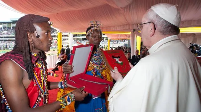 FranciscoJovenesKenyaNota_LOR_271115.jpg ?? 