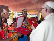 Papa Francisco no encontro com os jovens no Estádio Kasarani