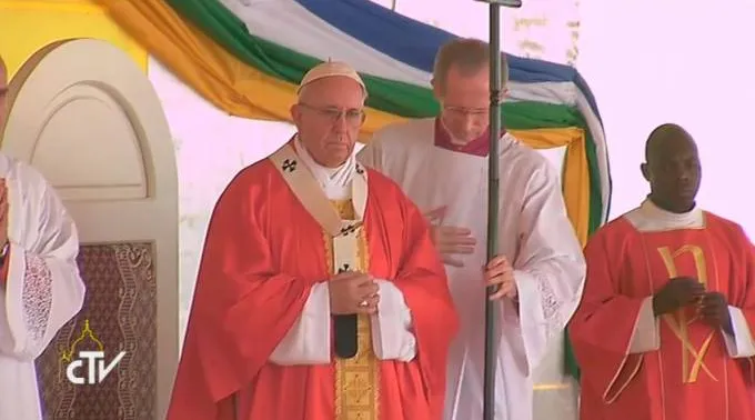 FranciscoMisaBanguiCARNota_CapturaYoutube_301115.jpg ?? 