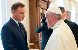 O Presidente da Polônia e o Papa Francisco. Foto L'Osservatore Romano