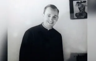 Sacerdote jesuíta Jorge Mario Bergoglio (hoje Papa Francisco) 
