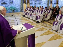 Papa Francisco celebra Missa na capela da Casa Santa Marta.