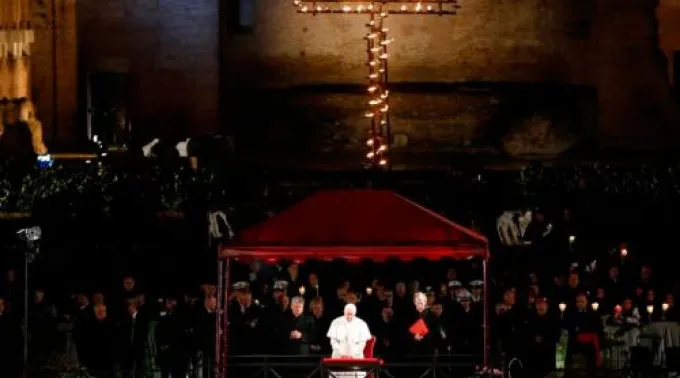 FranciscoViaCrucis_news_va.jpg ?? 