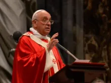 O Papa Francisco hoje na Missa de Pentecostes.