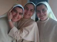 Irmãs Isabela, Roziane e Mariana Guimarães.