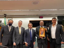 Deputados no grupo de oração Beata Elena Guerra