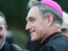 O secretário pessoal do papa emérito Bento XVI, arcebispo Georg Gänswein, está em isolamento há dez depois de ter sido diagnosticcado com covid-19.