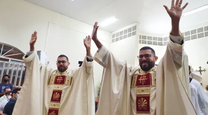 GemeosOrdenadosPadres_FacebookSaletinos.jpg ?? 