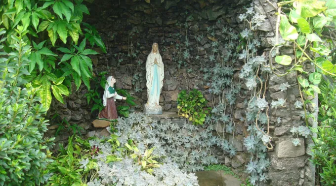 GrutaLourdesCarmeloTresPontas.jpg ?? 