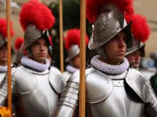 Guardas suíços no Vaticano.