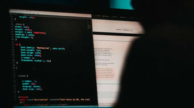 Hacker-Unsplash-29072020.jpg ?? 