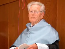 Hans Kung em 2011. Crédito: Universidade Nacional de Educação à Distância (UNED) (CC BY 2.0)