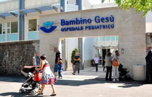 Acesso principal ao Hospital Bambino Gesù.