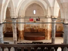 Interior da Igreja de São Pedro e São Paulo em Urfa (Turquia) 