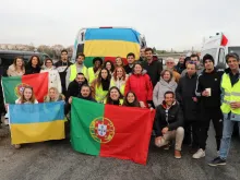Portugueses ajudam refugiados ucranianos.