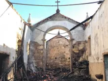 Paróquia de Lavradas destruída pelo incêndio 