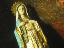 Imagem da Virgem Maria no fundo do mar 