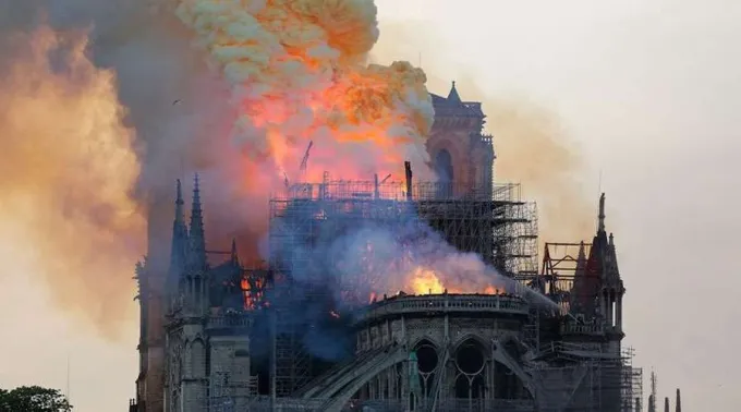 IncendioCatedralNotreDame-Henri-Garat-VilleDeParis-Parisfr-17042019.jpg ?? 