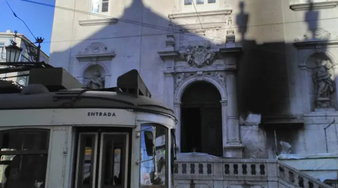 IncendioIgrejaLisboa_-_Facebook.jpg ?? 