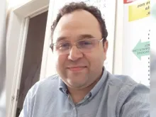 O infectologista Sidnei Alves dos Santos Júnior 