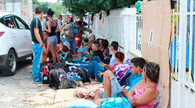 Inmigrantes_TwitterElAragueno_130116_1.jpg ?? 