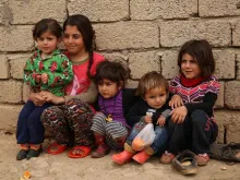 Crianças em um campo de refugiados no Iraque.