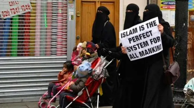 Islam_Twitter021116.jpg ?? 