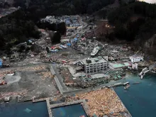 Vista aérea de Otsuchi, Japão, após o terremoto de magnitude 9.0 e posterior tsunami