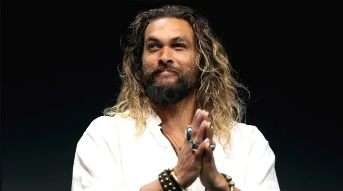 JasonMomoa_Flickr_190522.webp ?? 